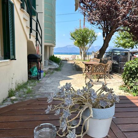 Appartement Παγώνα, By The Sea à Pefki  Extérieur photo